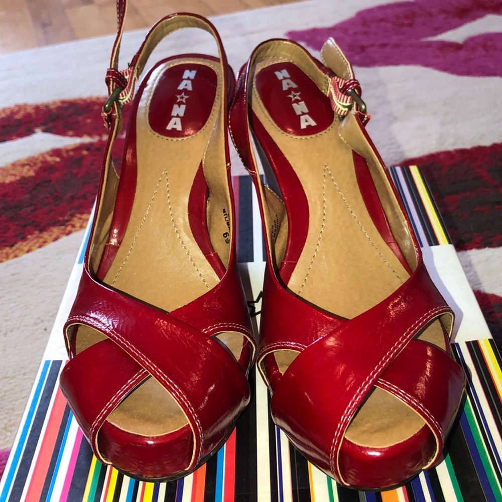 Red wedges
